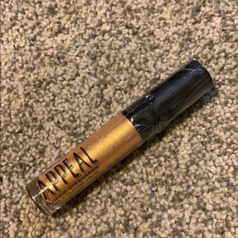 Liquid Eyeshadow